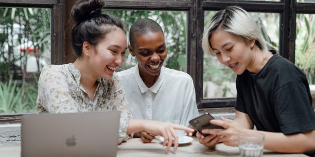 Economia dell'attenzione, quanto vale oggi la tua attenzione sui social? Economia dell'attenzione, quanto vale oggi la tua attenzione sui social?