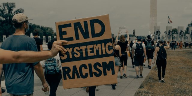 Il razzismo è sistemico e i numeri lo dimostrano Il razzismo è sistemico e i numeri lo dimostrano