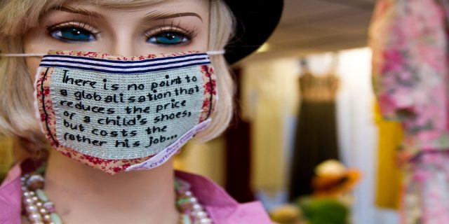Craftivism, sicure che disprezzare i 'lavori domestici' sia femminista? Craftivism, sicure che disprezzare i 'lavori domestici' sia femminista?