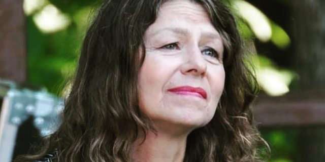 Perché Amanda Sandrelli non porta il cognome del papà Gino Paoli Perché Amanda Sandrelli non porta il cognome del papà Gino Paoli