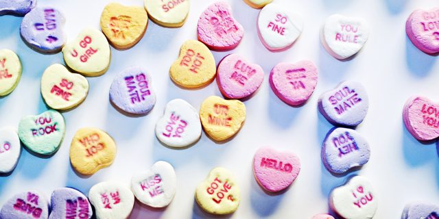 Love bombing: 7 cose che vi dirà chi giura di amarvi e vuole solo manipolarvi Love bombing: 7 cose che vi dirà chi giura di amarvi e vuole solo manipolarvi