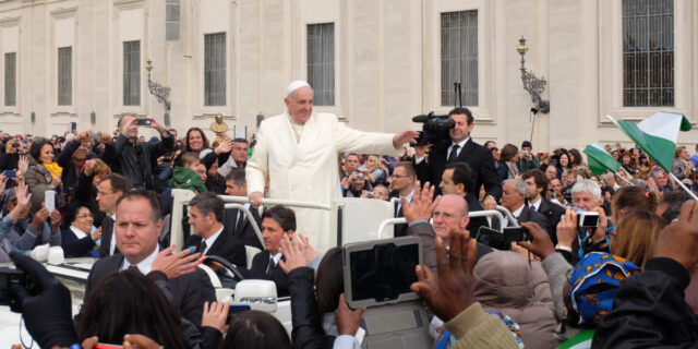 Perché si dice "ogni morte di Papa"? Perché si dice "ogni morte di Papa"?