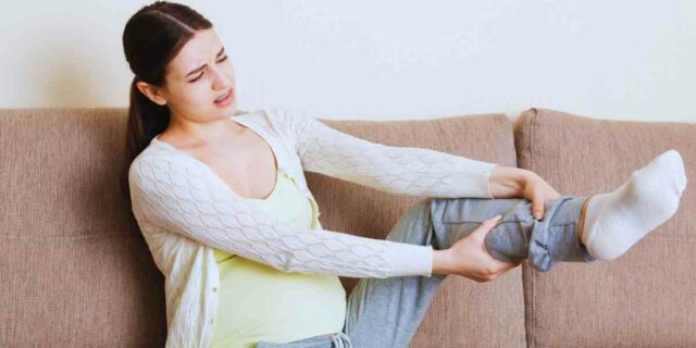 Avevo sempre gambe e caviglie gonfie, poi ho provato questo: costo zero, risultati incredibili