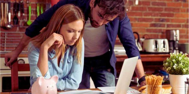 Stop agli sprechi: i 4 consigli per un bilancio familiare a prova di crisi