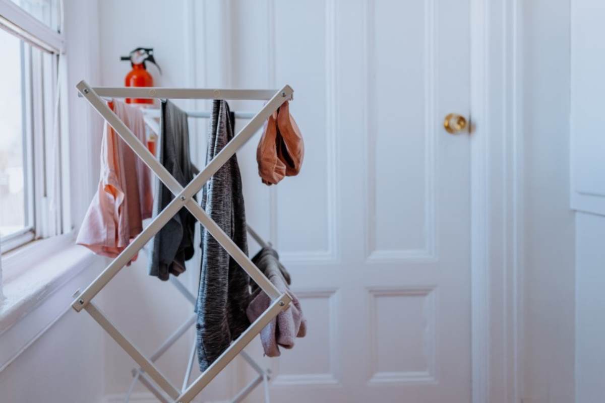 Asciugare panni in casa, sconsigliato