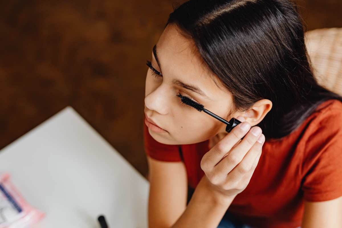 Mascara, i 10 migliori che volumizzano e incurvano le ciglia in un attimo