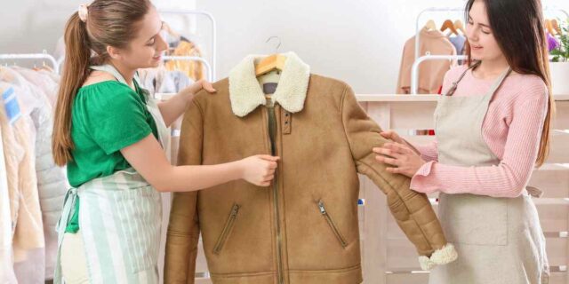 La giacca di montone &egrave; un must dell'inverno, ma ti sta bene solo se la abbini cos&igrave;: il consiglio dell'esperta