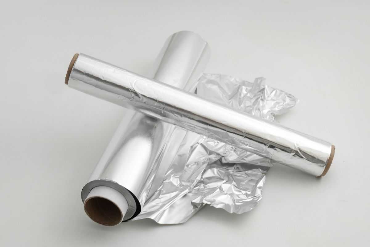 metti la carta stagnola sul viso