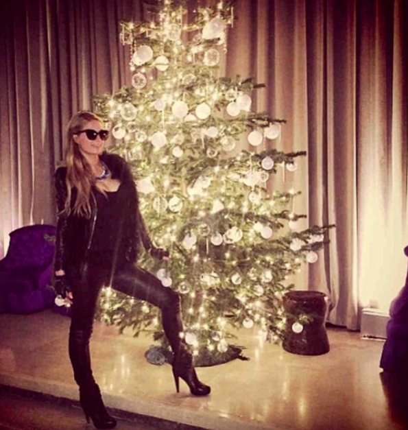 Lasciati ispirare dagli alberi di Natale e dalle decorazioni dei vip