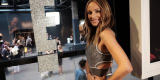Catt Sadler lacia e! per il gap retributivo di genere