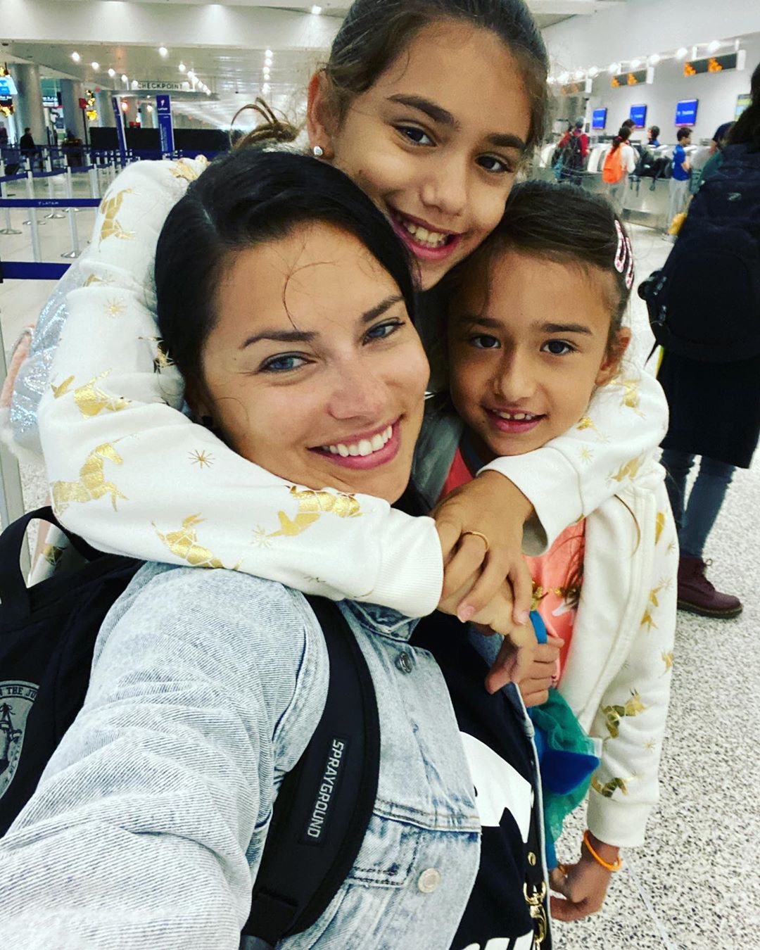 Adriana Lima: "Non mi spoglio più, sono stanca degli stereotipi imposti dalla società"