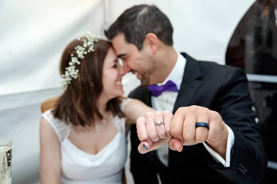 Nicole ha il lupus, il fidanzato le fa la proposta e la sposa nella stessa notte