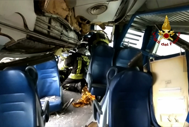 Milano, treno deragliato: 3 morti e 5 feriti gravi +++ in aggiornamento ++++