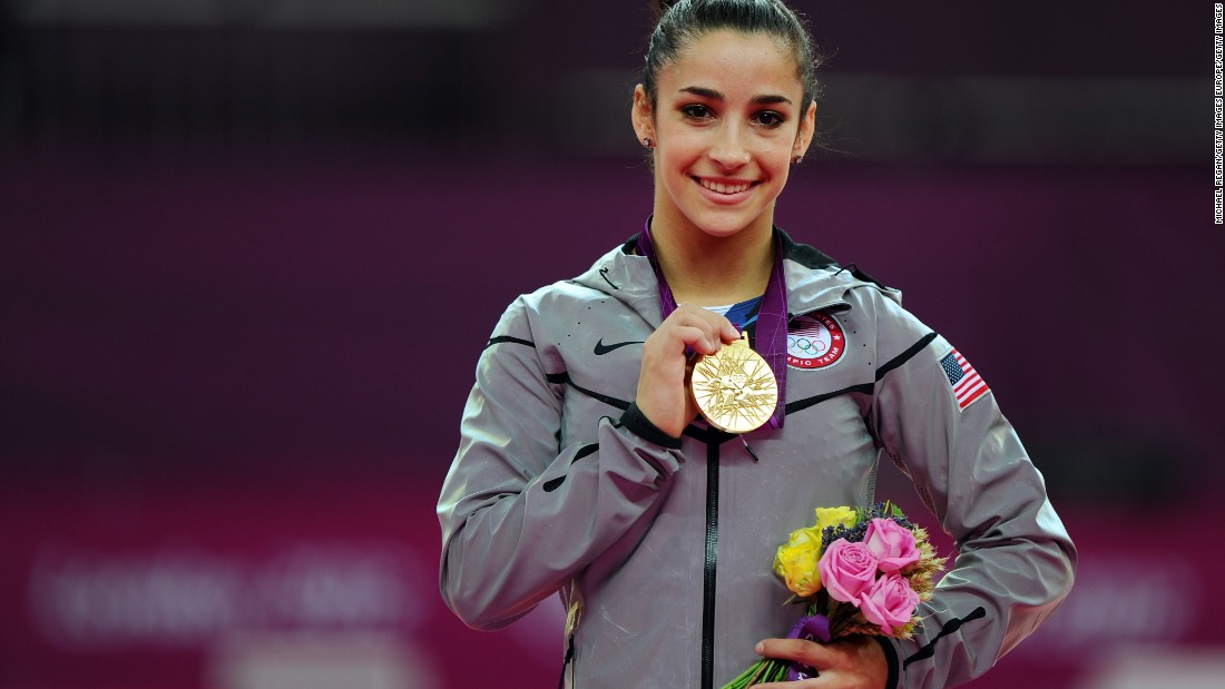 Violentate dal medico per anni: 156 donne contro Larry Nassar