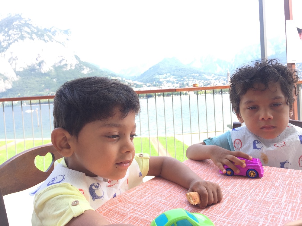 "Isaac ha 3 anni, aiutatelo a non restare tracheotomizzato a vita"