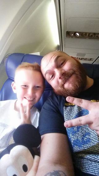 Il papà si era tatuato la stessa cicatrice del figlio, ma Gabe non ce l'ha fatta Il papà si era tatuato la stessa cicatrice del figlio, ma Gabe non ce l'ha fatta