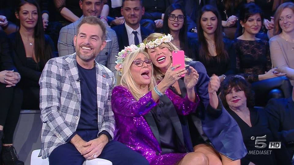 Isola dei Famosi: abbandoni e lacrime per i naufraghi
