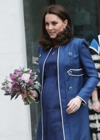 Il freddo non ferma Kate: visita al Royal College per la Duchessa quasi a fine gravidanza Il freddo non ferma Kate: visita al Royal College per la Duchessa quasi a fine gravidanza