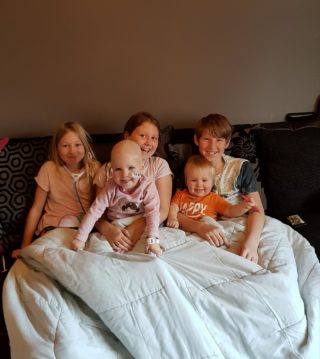 Grazie a Google riconosce i sintomi della leucemia e salva la vita a sua figlia Grazie a Google riconosce i sintomi della leucemia e salva la vita a sua figlia