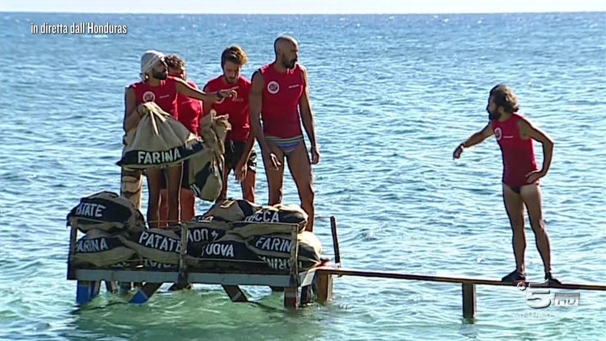 Isola dei Famosi, Franco accusato di omofobia da Craig:"ho amici gay, ti denuncerò!"