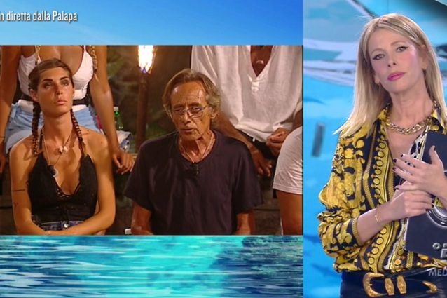 Isola dei Famosi, Flavio Montrucchio bacia Alessia:"Ti amo con i tuoi difetti"