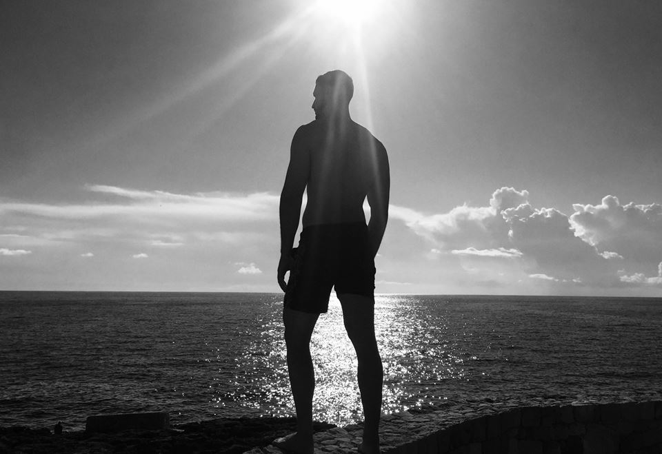 Da ricercatori a modelli: Luca e Tommaso per la nuova campagna beachwear di Chimborazo