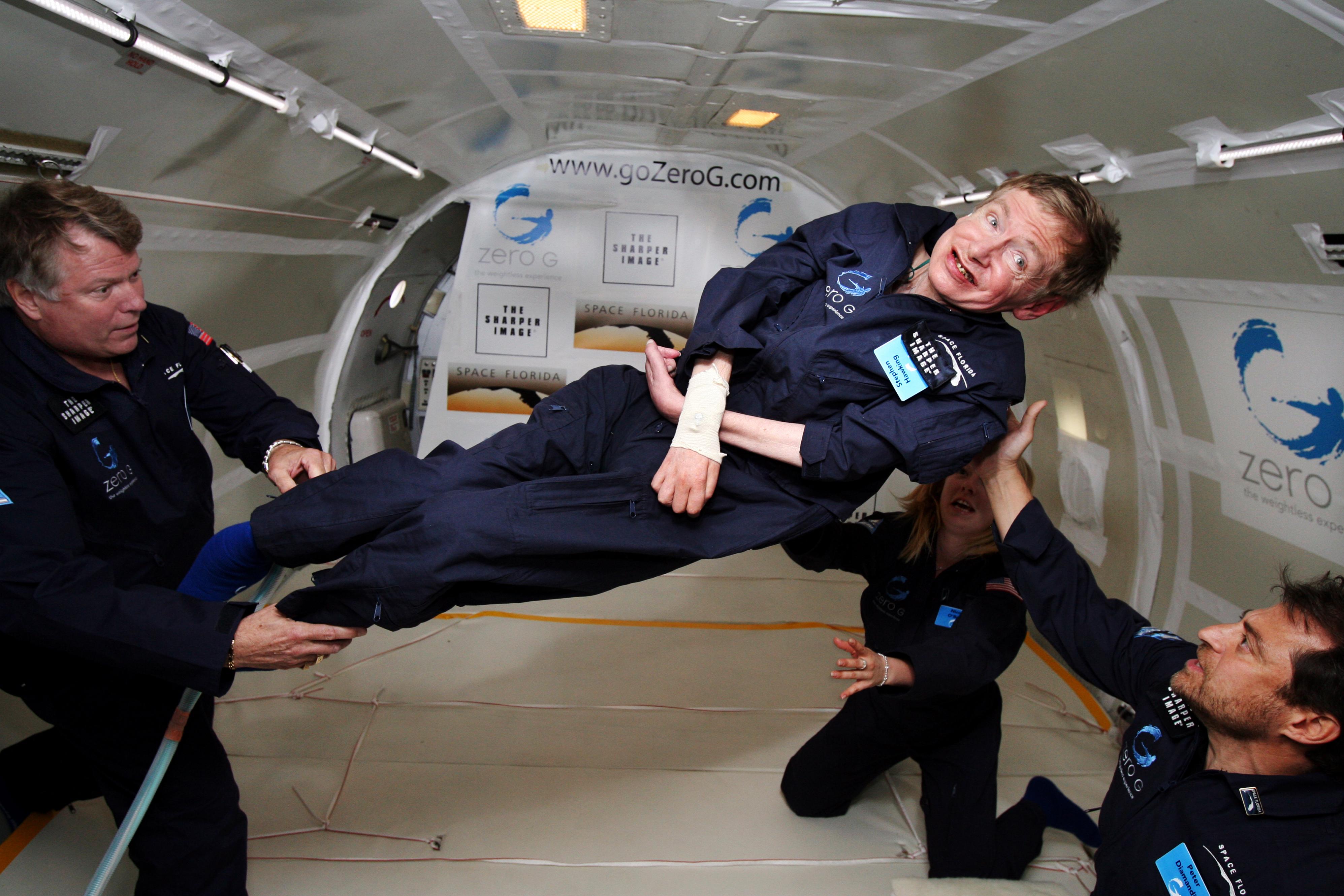 Stephen Hawking, 7 cose che l'astrofisico ci ha svelato sull'universo e sul nostro futuro