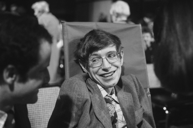 Stephen Hawking, 7 cose che l'astrofisico ci ha svelato sull'universo e sul nostro futuro