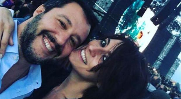 Elisa Isoardi: "Matteo Salvini? Per lui starò nell'ombra: una donna deve fare così"