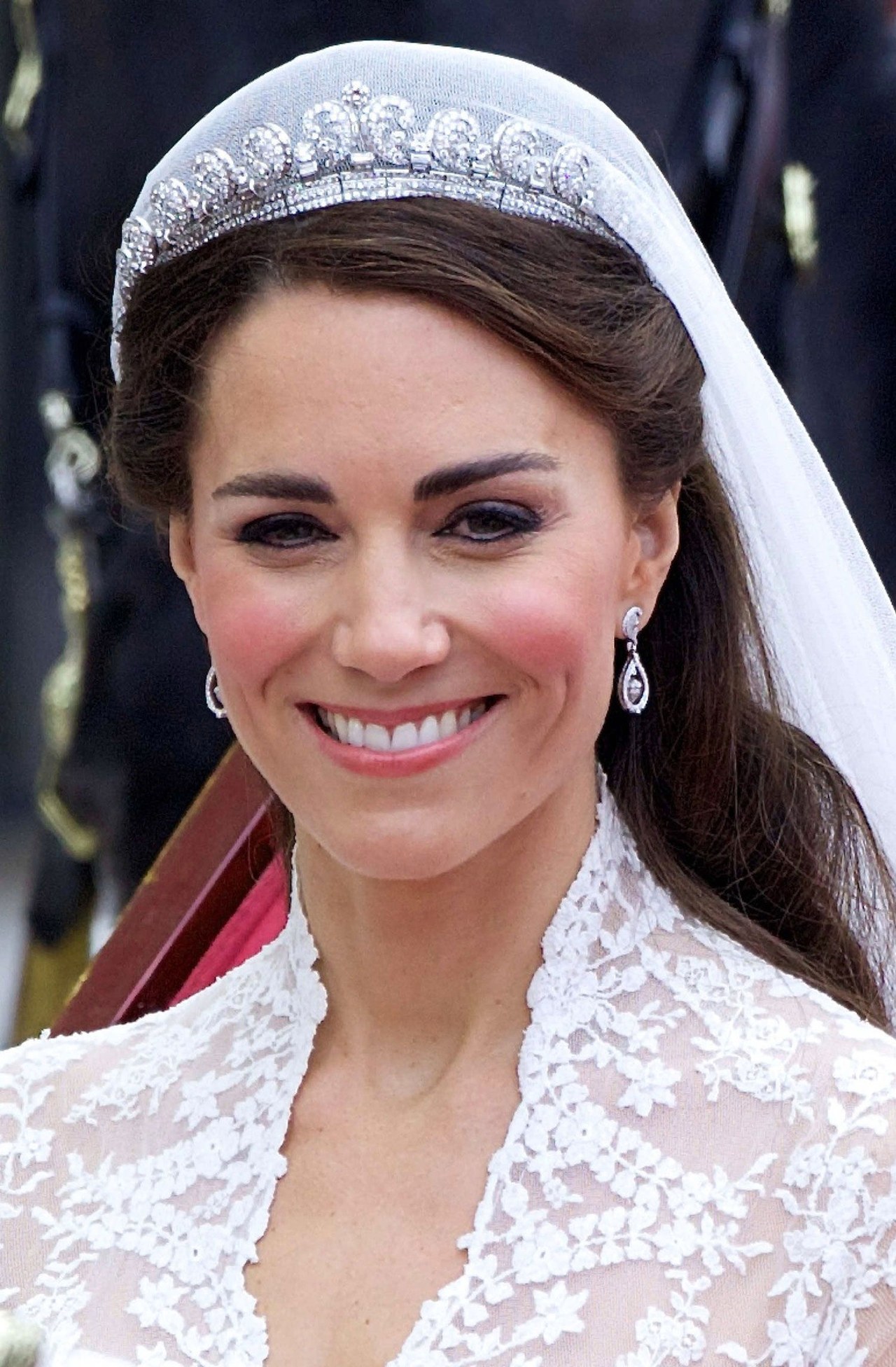 Meghan Markle e l'omaggio a Lady D: al matrimonio potrebbe indossare la tiara di Diana