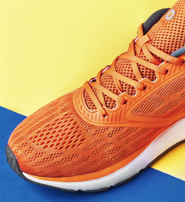 Xiaomi presenta le scarpe da ginnastica hi-tech e low cost