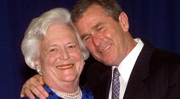Addio a Barbara Bush, moglie e madre di due presidenti USA