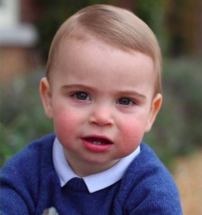 Il debutto reale del principe Louis: è già una star