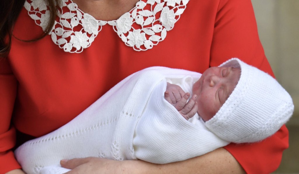 Il debutto reale del principe Louis: è già una star