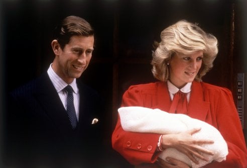 Kate Middleton in rosso come Diana: gli outfit dopo i tre parti