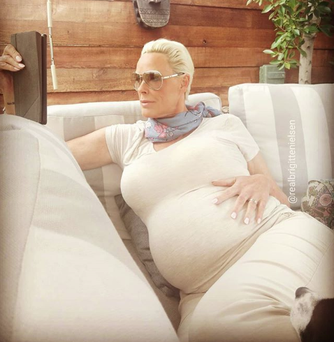 Brigitte Nielsen mamma a 54 anni: “Rispetto chi è scettico: io ho congelato gli ovuli”