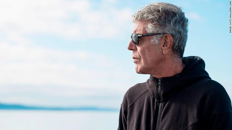 Il suicidio di Anthony Bourdain, ritratto dello chef ribelle compagno di Asia Argento