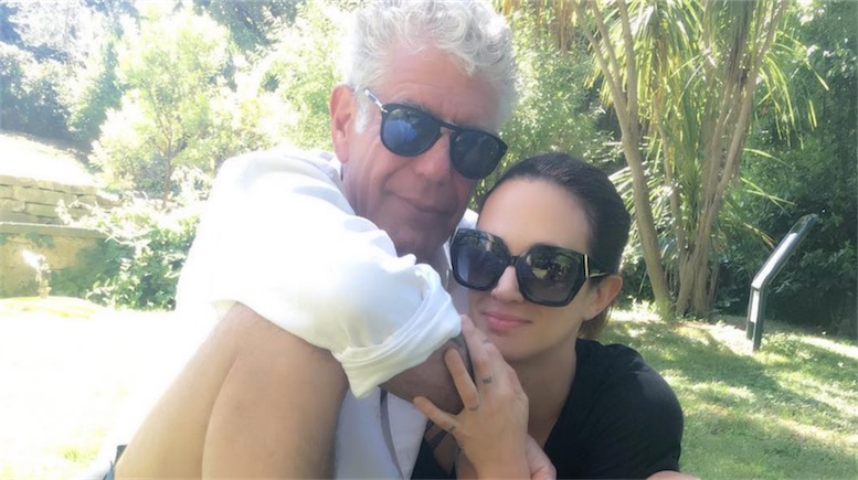 Il suicidio di Anthony Bourdain, ritratto dello chef ribelle compagno di Asia Argento
