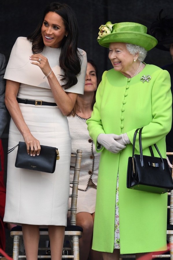 La complicità tra Meghan Markle e la regina e quella dedica d’amore a Harry