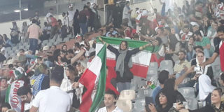 donne iraniane allo stadio