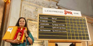 La ragazza con la Leica di Janeczek vince il Premio Strega