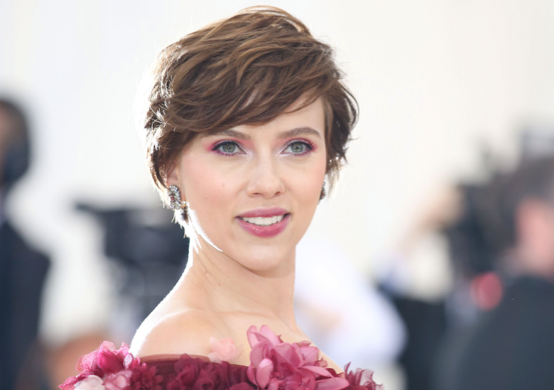 Scarlett Johansson rinuncia al ruolo del trans in un film