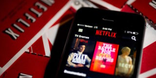 Cos'è Smart Download, la nuova funzione di Netflix