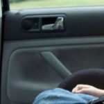Genitori che dimenticano i figli in auto: arrivano i sensori anti abbandono