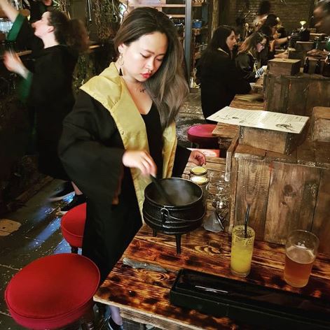 Apre il bar in stile Harry Potter: dove crei il tuo cocktail con la bacchetta