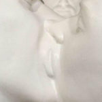 A Lucca la statua con il bacio gay in chiesa dà fastidio