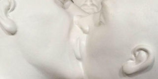 statua bacio gay