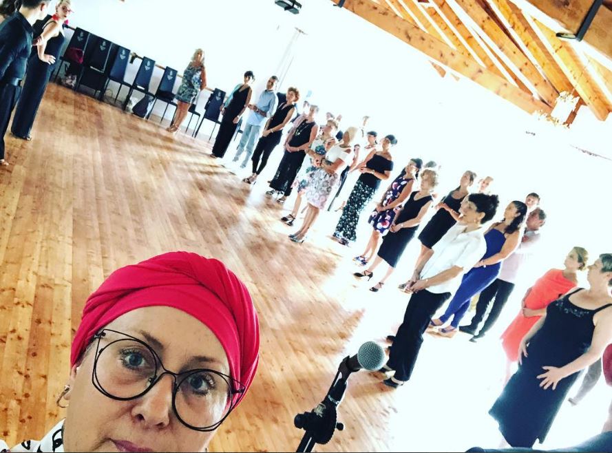 Carolyn Smith: "La lotta contro il cancro continua, ma io sorrido"