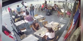 Risponde al molestatore e lui la schiaffeggia: il video denuncia di Marie