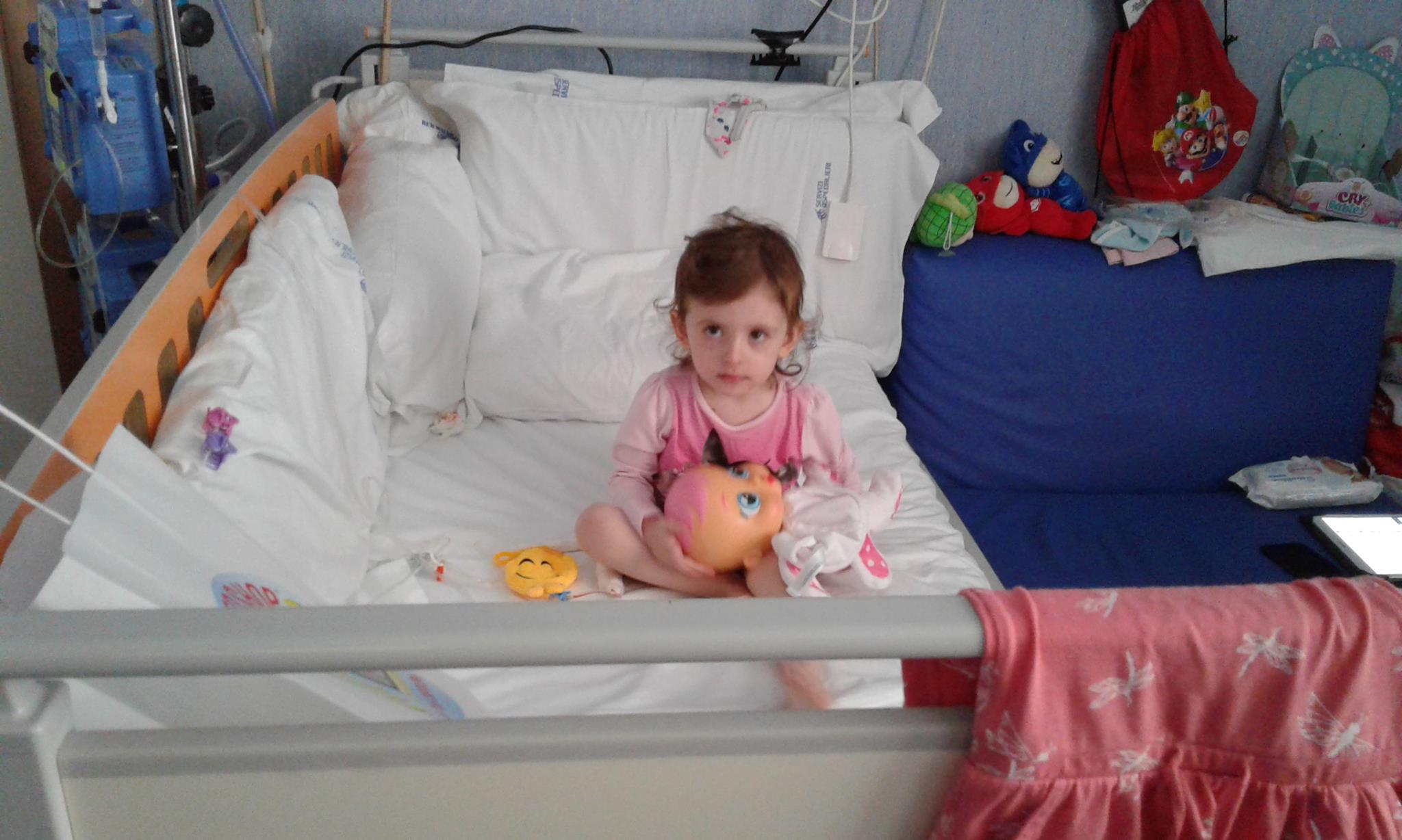 "Elisa ci ha lasciati": addio alla bimba che lottava contro una leucemia rarissima
